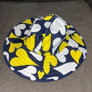 Hanna Andersson Girls Floppy Reversible Sun Protection Hat
smoke free home!